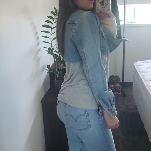 Vintage Levi's Cropped Denim Jacket - Picture 7 of 8